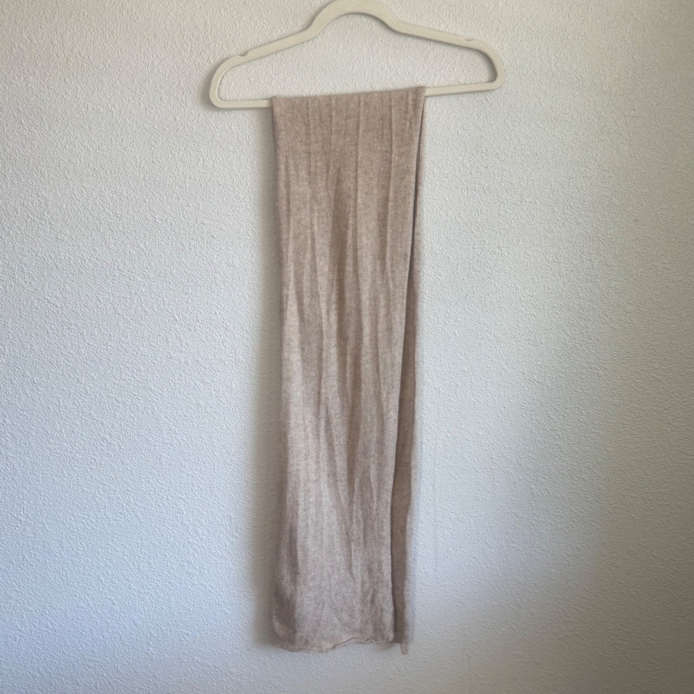 Johnstons of Elgin Beige 100% Cashmere Scarf Made in Scotland Women Oatmeal